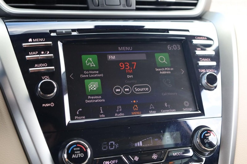 Nissan Murano Vehicle Image 15