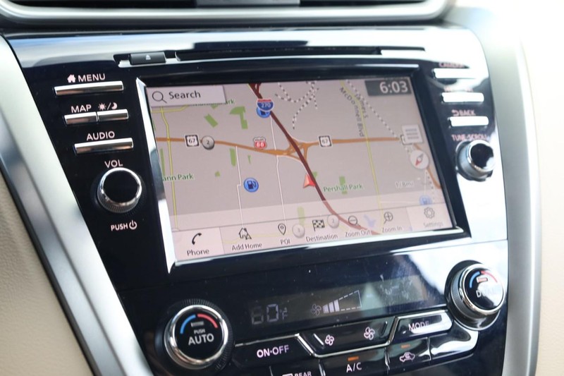 Nissan Murano Vehicle Image 16