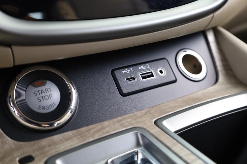 Nissan Murano Vehicle Image 19