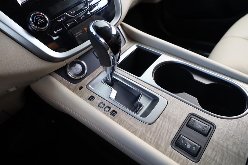 Nissan Murano Vehicle Image 20
