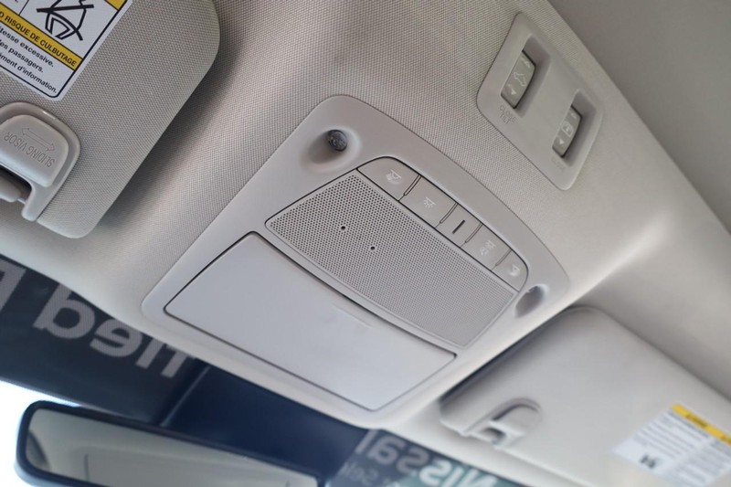 Nissan Murano Vehicle Image 21