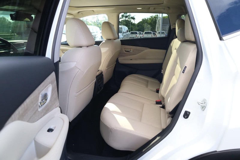 Nissan Murano Vehicle Image 26