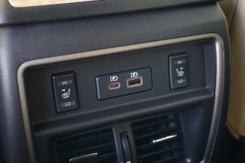 Nissan Murano Vehicle Image 27