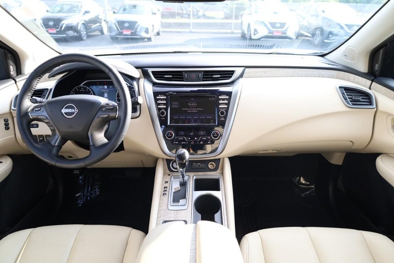 Nissan Murano Vehicle Image 28