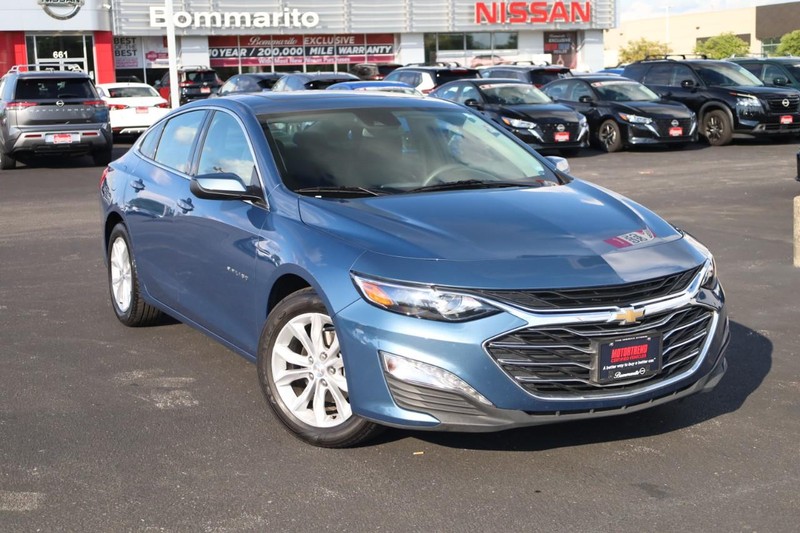 Chevrolet Malibu Vehicle Image 02