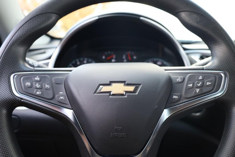 Chevrolet Malibu Vehicle Image 11