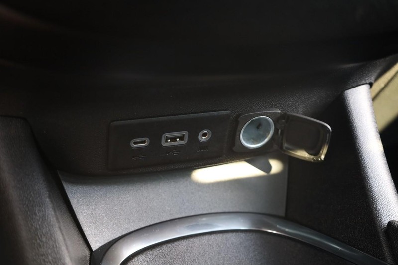 Chevrolet Malibu Vehicle Image 16