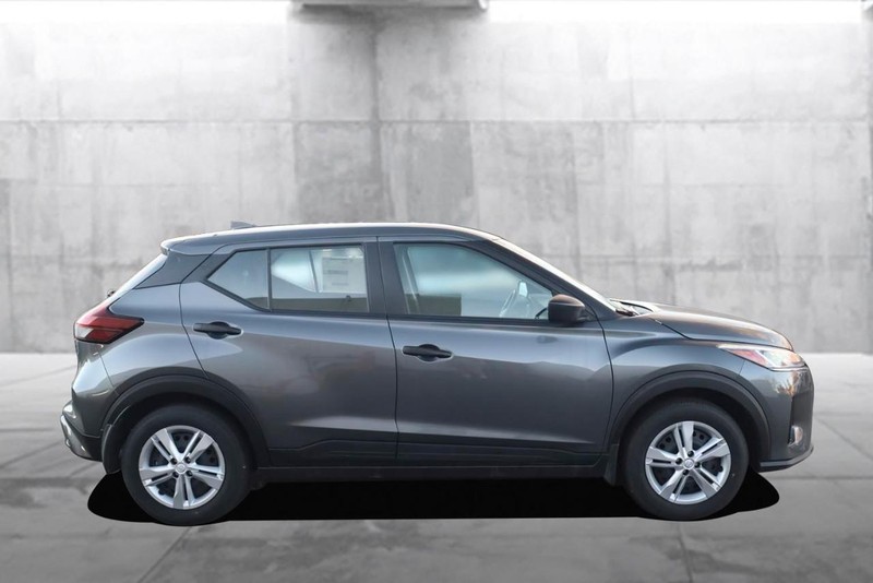 Nissan Kicks Play Vehicle Image 05