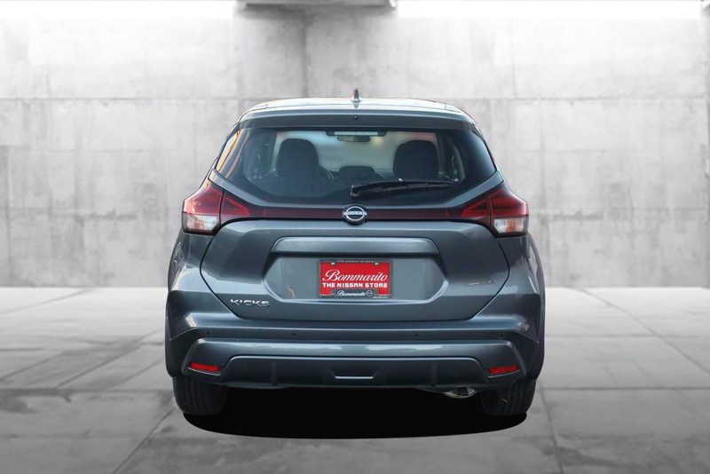 Nissan Kicks Play Vehicle Image 06