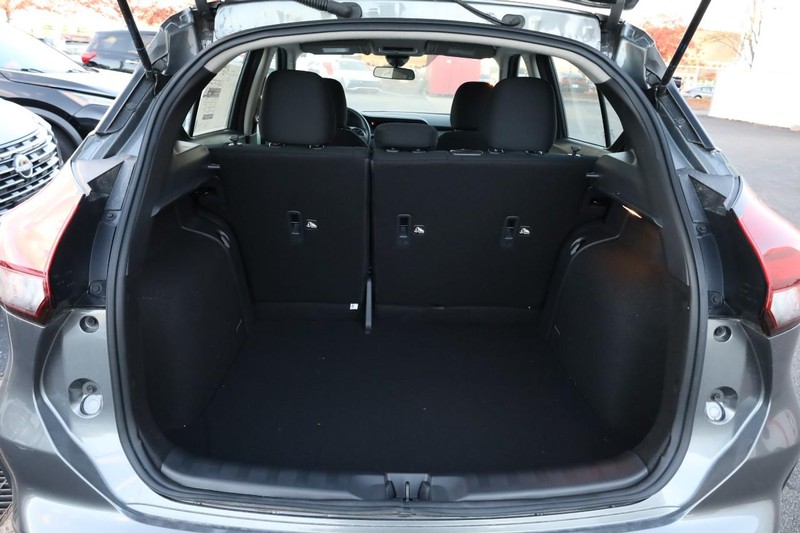 Nissan Kicks Play Vehicle Image 07