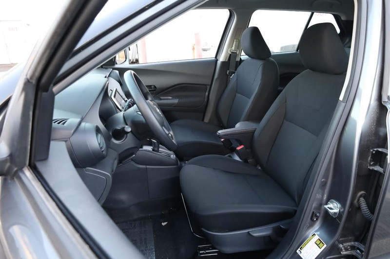 Nissan Kicks Play Vehicle Image 08