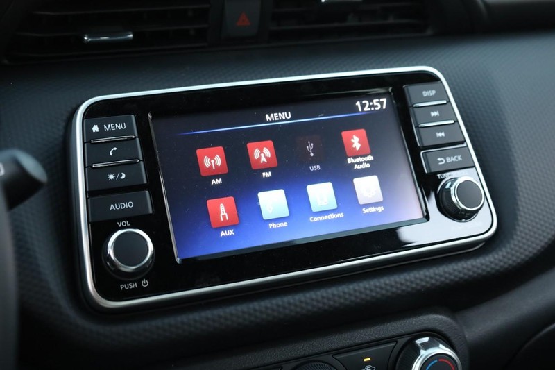 Nissan Kicks Play Vehicle Image 11