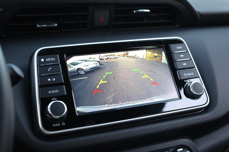 Nissan Kicks Play Vehicle Image 12