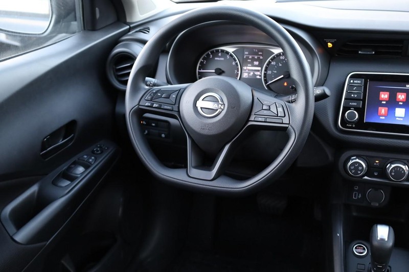 Nissan Kicks Play Vehicle Image 22