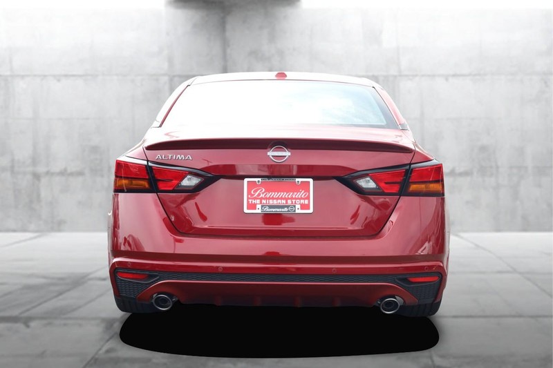 Nissan Altima Vehicle Image 06