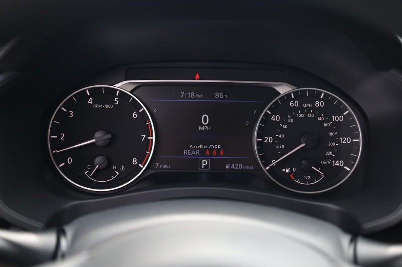 Nissan Altima Vehicle Image 10