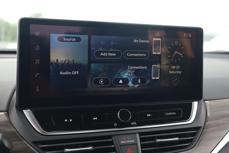 Nissan Altima Vehicle Image 11