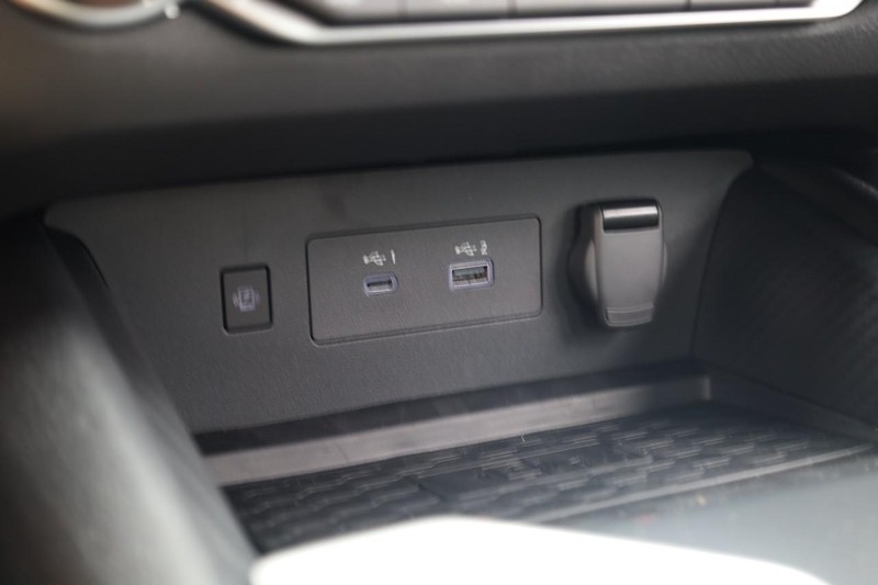 Nissan Altima Vehicle Image 14