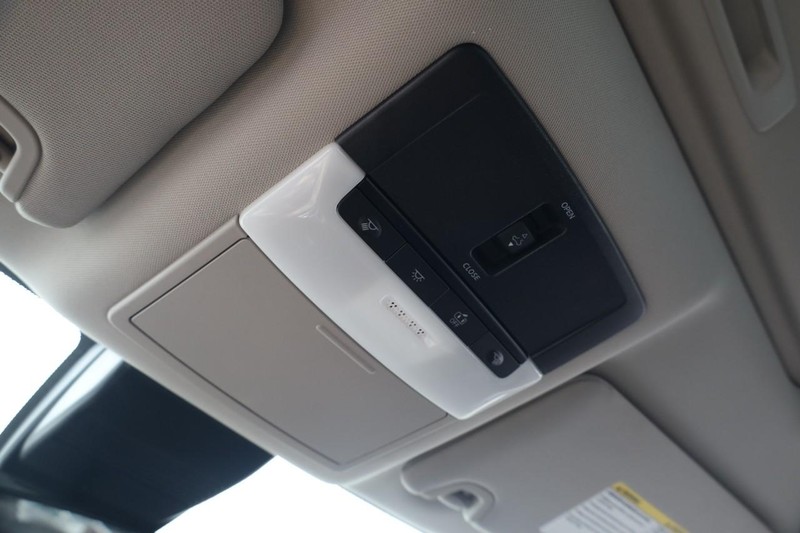 Nissan Altima Vehicle Image 16