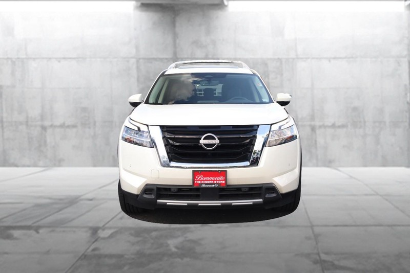 Nissan Pathfinder Vehicle Image 04