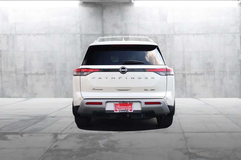 Nissan Pathfinder Vehicle Image 06