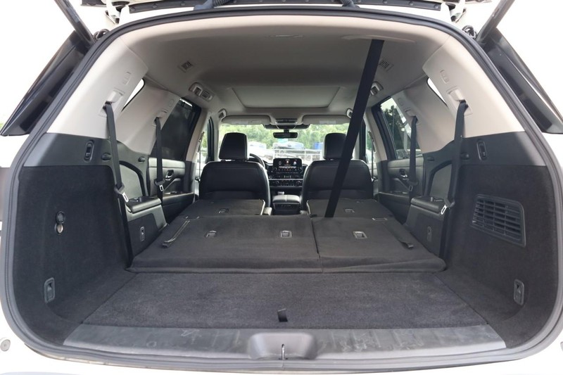 Nissan Pathfinder Vehicle Image 09
