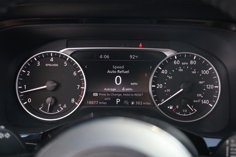 Nissan Pathfinder Vehicle Image 12