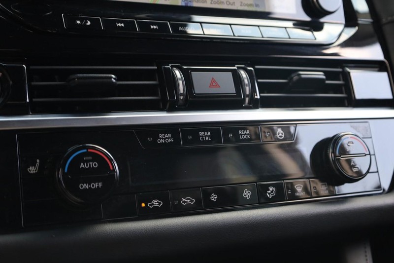 Nissan Pathfinder Vehicle Image 16