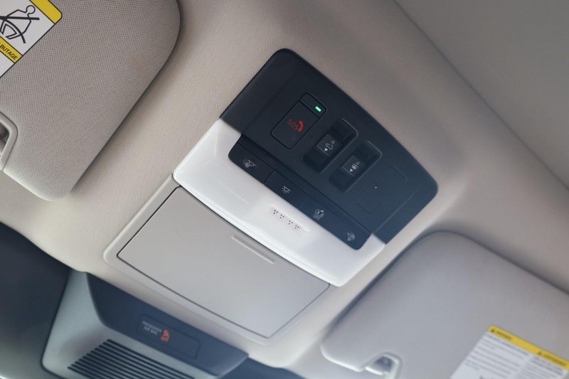 Nissan Pathfinder Vehicle Image 19