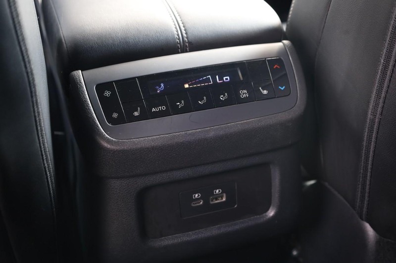 Nissan Pathfinder Vehicle Image 23