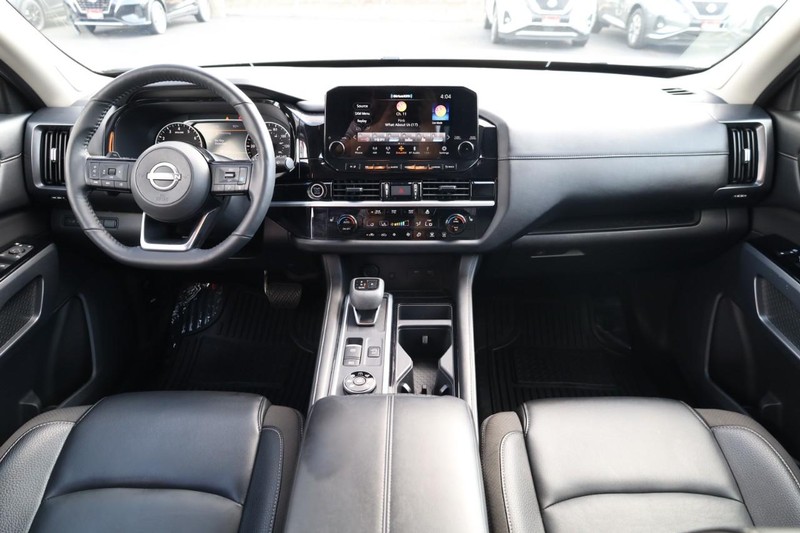 Nissan Pathfinder Vehicle Image 24