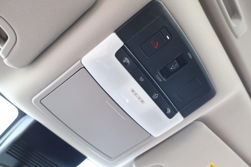 Nissan Altima Vehicle Image 18