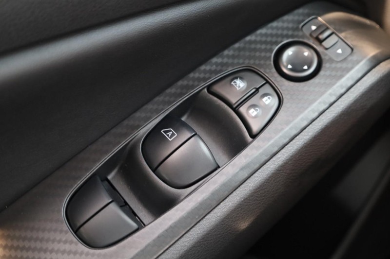 Nissan Altima Vehicle Image 19