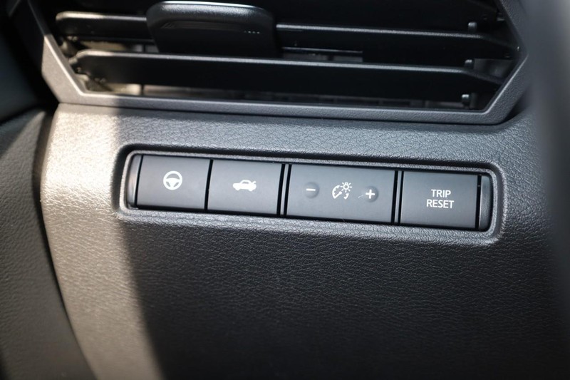 Nissan Altima Vehicle Image 20