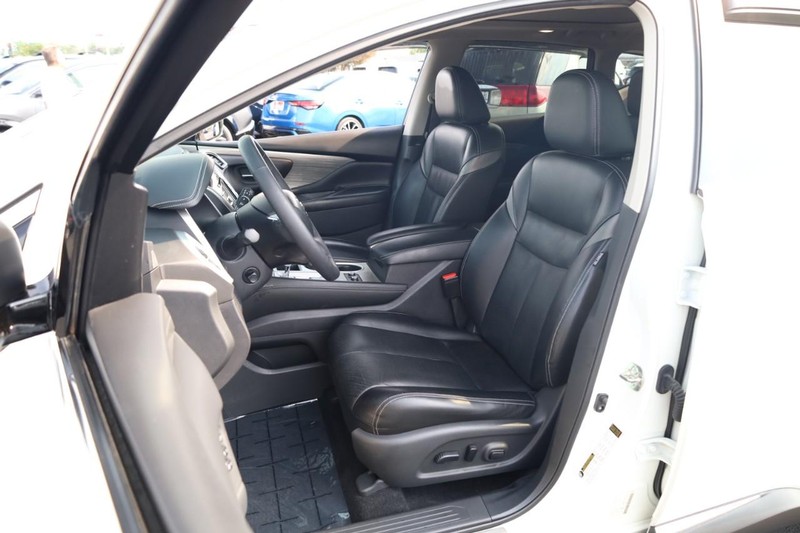 Nissan Murano Vehicle Image 10