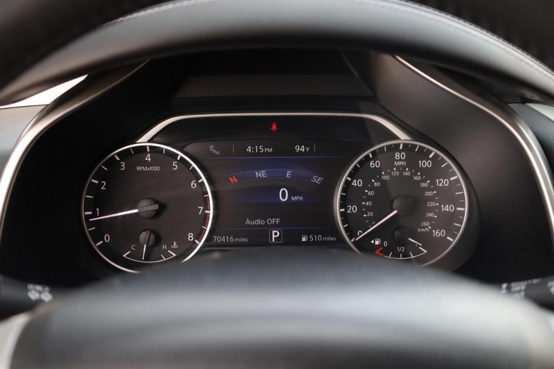 Nissan Murano Vehicle Image 12