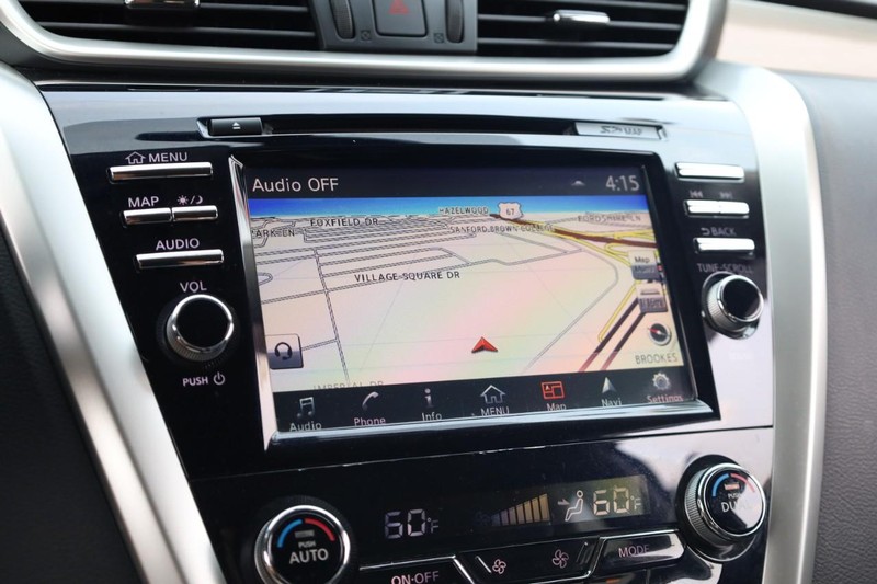 Nissan Murano Vehicle Image 13