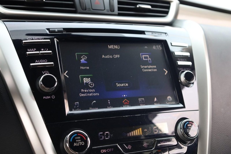 Nissan Murano Vehicle Image 14