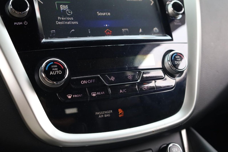 Nissan Murano Vehicle Image 16