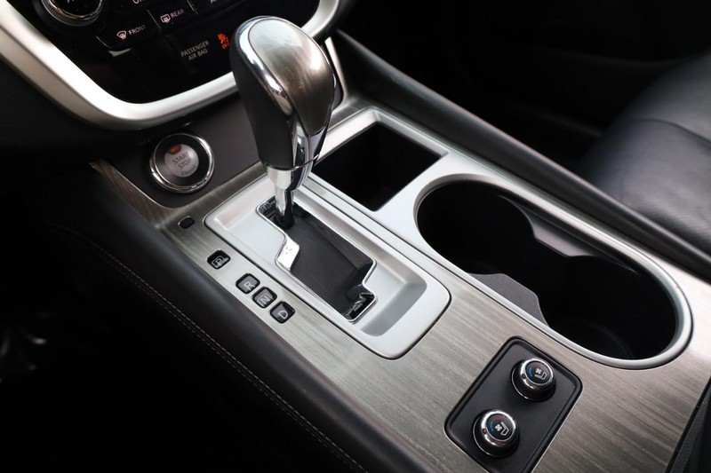 Nissan Murano Vehicle Image 18