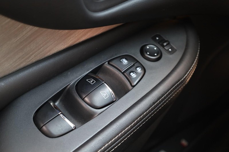 Nissan Murano Vehicle Image 20