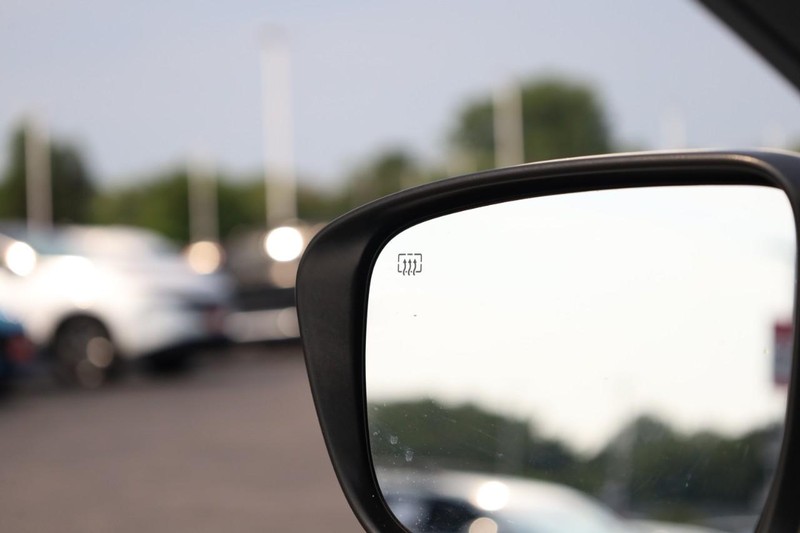Nissan Murano Vehicle Image 22