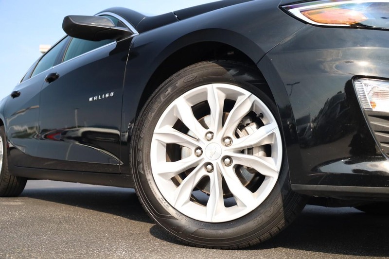 Chevrolet Malibu Vehicle Image 03