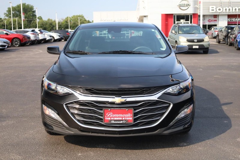 Chevrolet Malibu Vehicle Image 04
