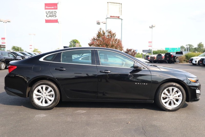 Chevrolet Malibu Vehicle Image 05