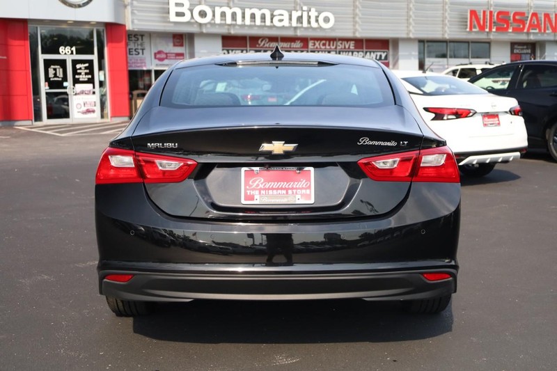 Chevrolet Malibu Vehicle Image 06