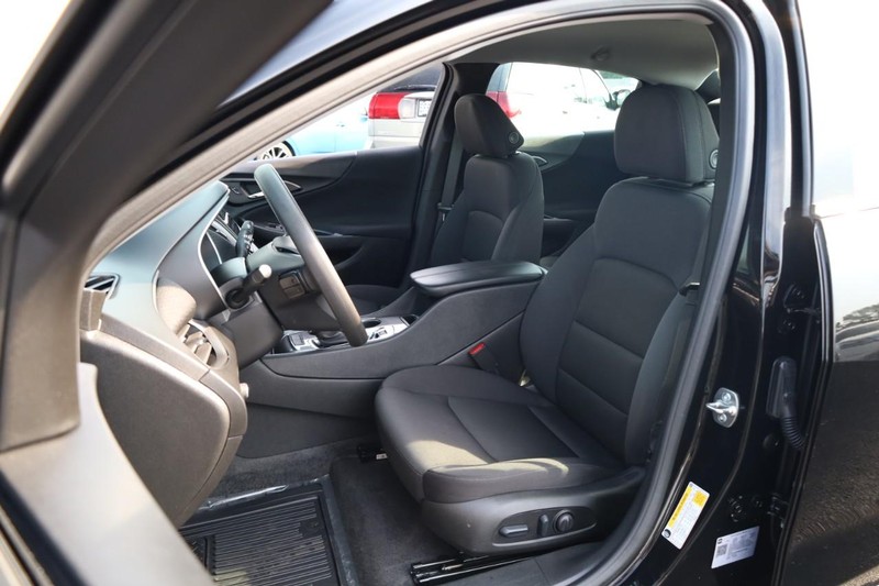 Chevrolet Malibu Vehicle Image 08
