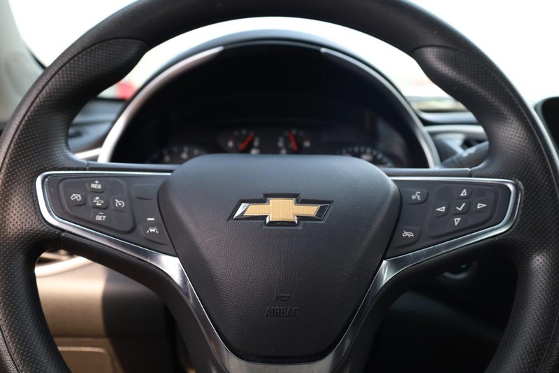Chevrolet Malibu Vehicle Image 09