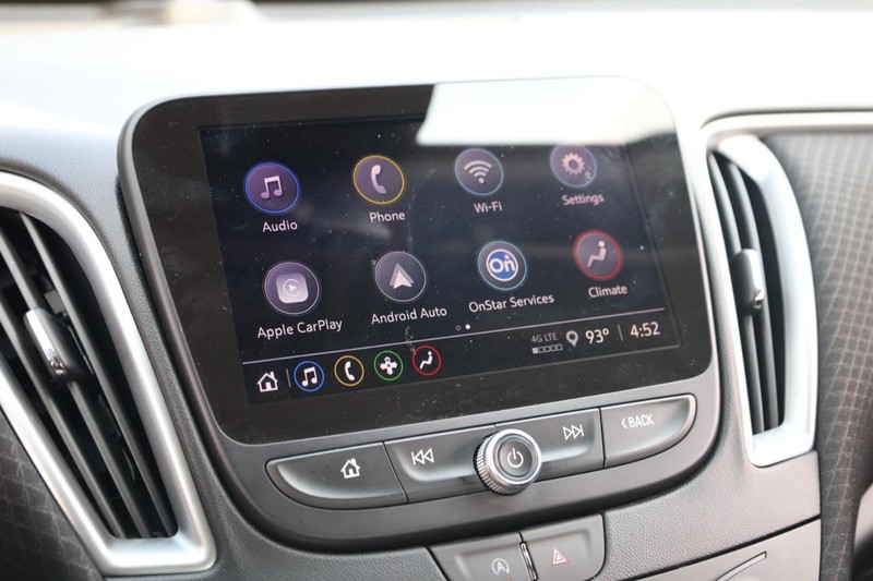 Chevrolet Malibu Vehicle Image 11