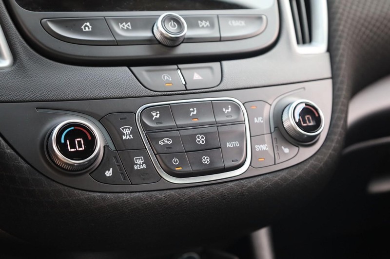 Chevrolet Malibu Vehicle Image 13